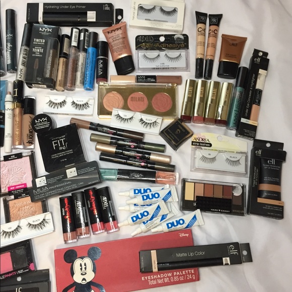 Mystery Makeup Bundle ⨠- Picture 8 of 8